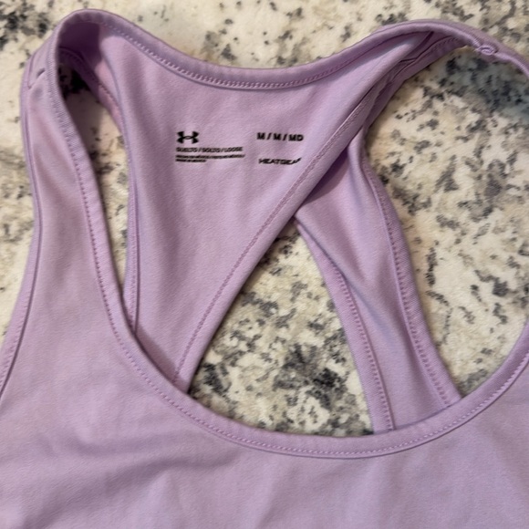 Black Under Armour Women's athletic Shorts and tank top in medium. - Picture 6 of 7